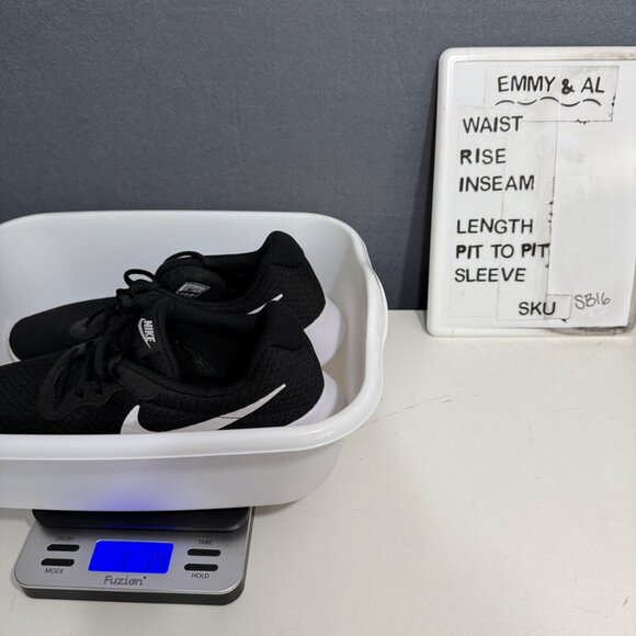 Nike Womens Tanjun Running Shoe Size 11 White Black Active Athletic 812655 - Picture 12 of 12